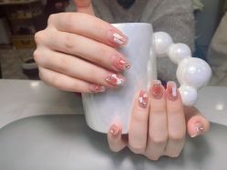 -蜜桃美甲美睫化妆