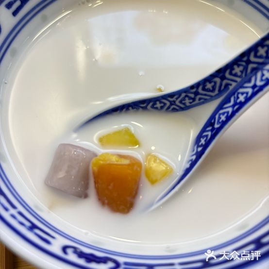 褓胳兮兰手作糖水铺