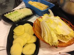 -鲜入围煮花胶鸡海鲜火锅