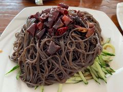 -溢心园香河肉饼总店