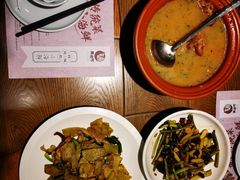 -黄泥岗·地道湖北菜(奥特莱斯店)