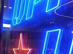 -UP嘻哈酒吧(粉巢店)