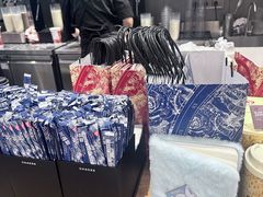 -霸王茶姬(上海静安大悦城店)