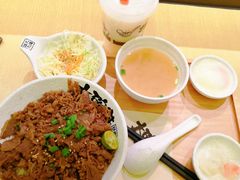 -熊吞·大碗丼烧肉饭(济宁万达广场店)