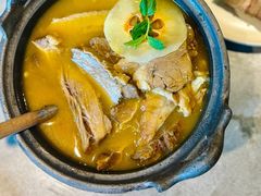 酸木瓜炖牛腩-半山腰·云南菜(侨福芳草地店)
