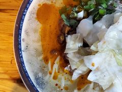 -巍山𤆵肉饵丝