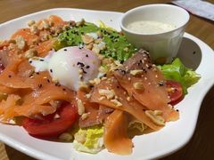 牛油果三文鱼沙拉-HELLO 27 意面·沙拉·帕尼尼