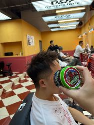-Devilhands Barbershop男士理容店