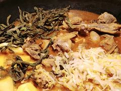 -鱼窝棚柴火铁锅炖(富山屯店)