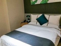 -悦漫智选酒店(兰州西关地铁站店)