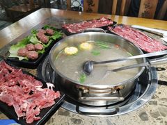 -悦牧·酸汤牛肉火锅(沃尔玛店)
