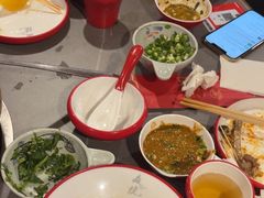 -毛辣果·贵州红酸汤牛肉火锅(西单店)