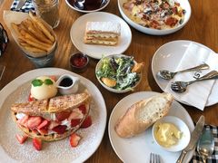 -ROAST coffee & eatery