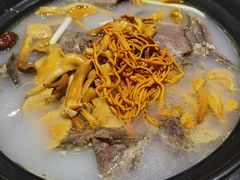 -九寨沟特色牦牛肉汤锅