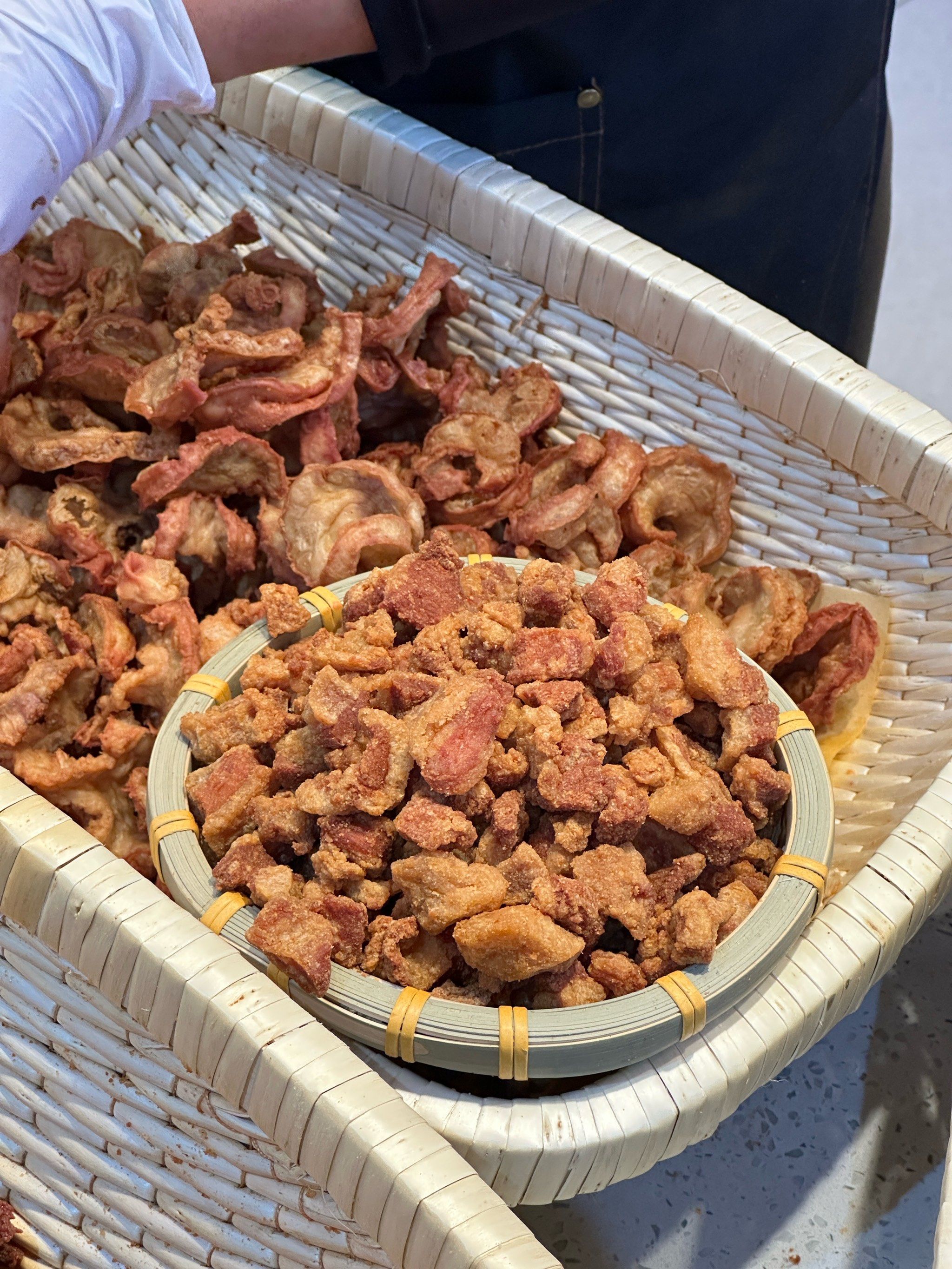 
瘦肉条也是它家招牌,和朋友一人一斤