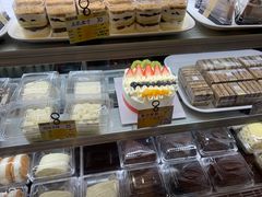 面包甜点陈列柜-新侨三宝乐面包店(崇文门店)