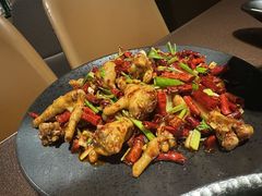 -曼听小寨海鲜烧烤·大连辣炒大王(盖州街店)