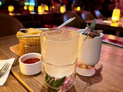 -FOUR PLAY BAR