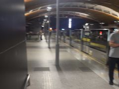 -康新公路(地铁站)