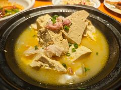 金汤火腿豆腐煲-鸽舞笙平金牌烧鸽子·融合菜(鲁谷店)