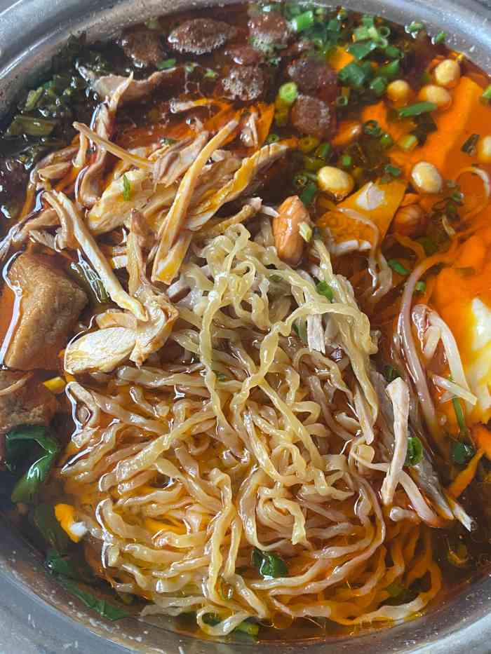 老五鸡丝豆花面粉-"这是一家二十多年的老店,也是贵阳人宵夜的.