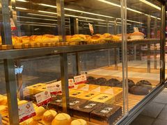 面包甜点陈列柜-熊治面包(镇江苏宁广场店)