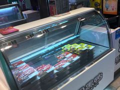 -周黑鸭(北京海淀区新中关店)