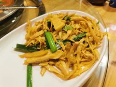 -茅台镇网红溶洞餐厅·茅帮菜馆