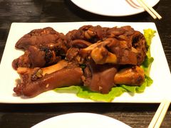 特色熏酱猪手-我去·春饼文化主题餐厅(国定路总店)