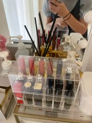 -初颜品佑肌肤管理