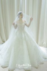 -禕·愫白婚纱商店