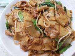 青菜肉片炒河粉-祥利西饼