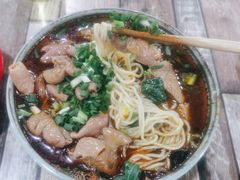 -胥佳烧鸡公牛肉面馆
