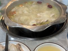 -光头药膳鸡(莱茵小镇店)