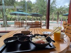 -腾冲洞山温泉村