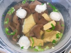 -松树干拌面店