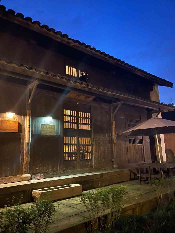 兰轩村庄食坊-"在佛学院边上,环境很好,走的是精致菜品路.