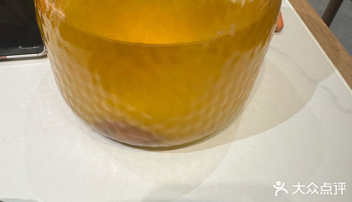 楠城湘餐厅以地道湘菜闻名,辣味层次分明,食材新鲜分量足