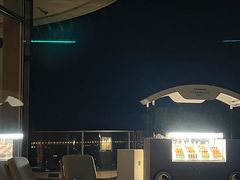 -瑰丽酒店·海吧·天际下午茶·现场DJ·天台酒吧