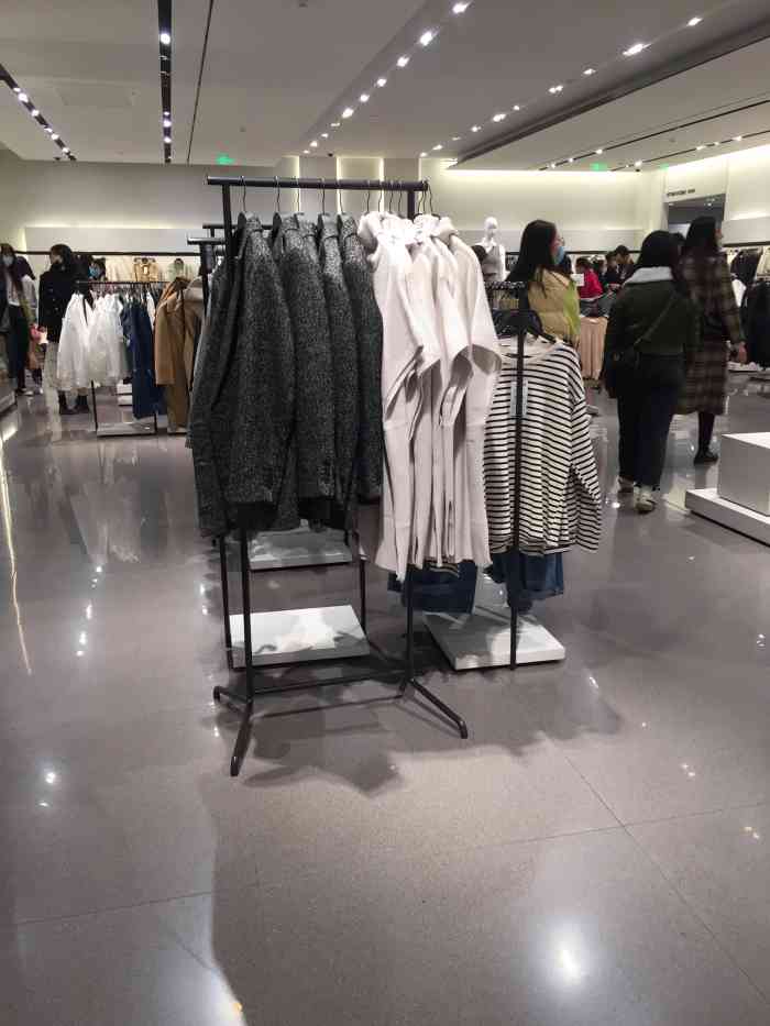 zara(合生汇店)-"这家店的衣服很齐全哒!童装简直是我的心.