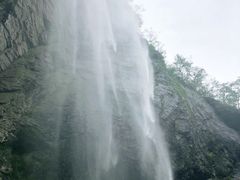 -燕子河大峡谷天坑仙境