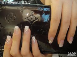 爱手爱脚造型水晶甲-摩睫+皮肤管理·科学美容中心