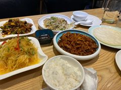 -小镇大厨新概念复合中餐厅(万达广场大连高新店)