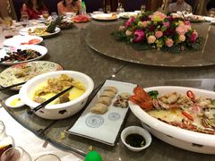 -东豪园林海鲜酒家(南港路辅路店)