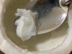 -志龙皇冠吃货椰子铺