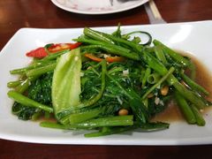 -Dang restaurant (patong phuket)