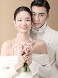 -至臻微拉婚纱摄影