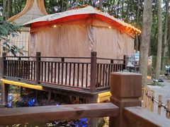 -二荆条·蜀鲜汇城市森林火锅