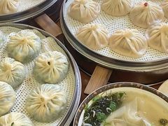 -正宗开封黄家灌汤小笼包子