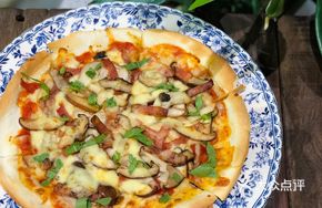 Mushroom Black Truffle Thin Crust Pizza